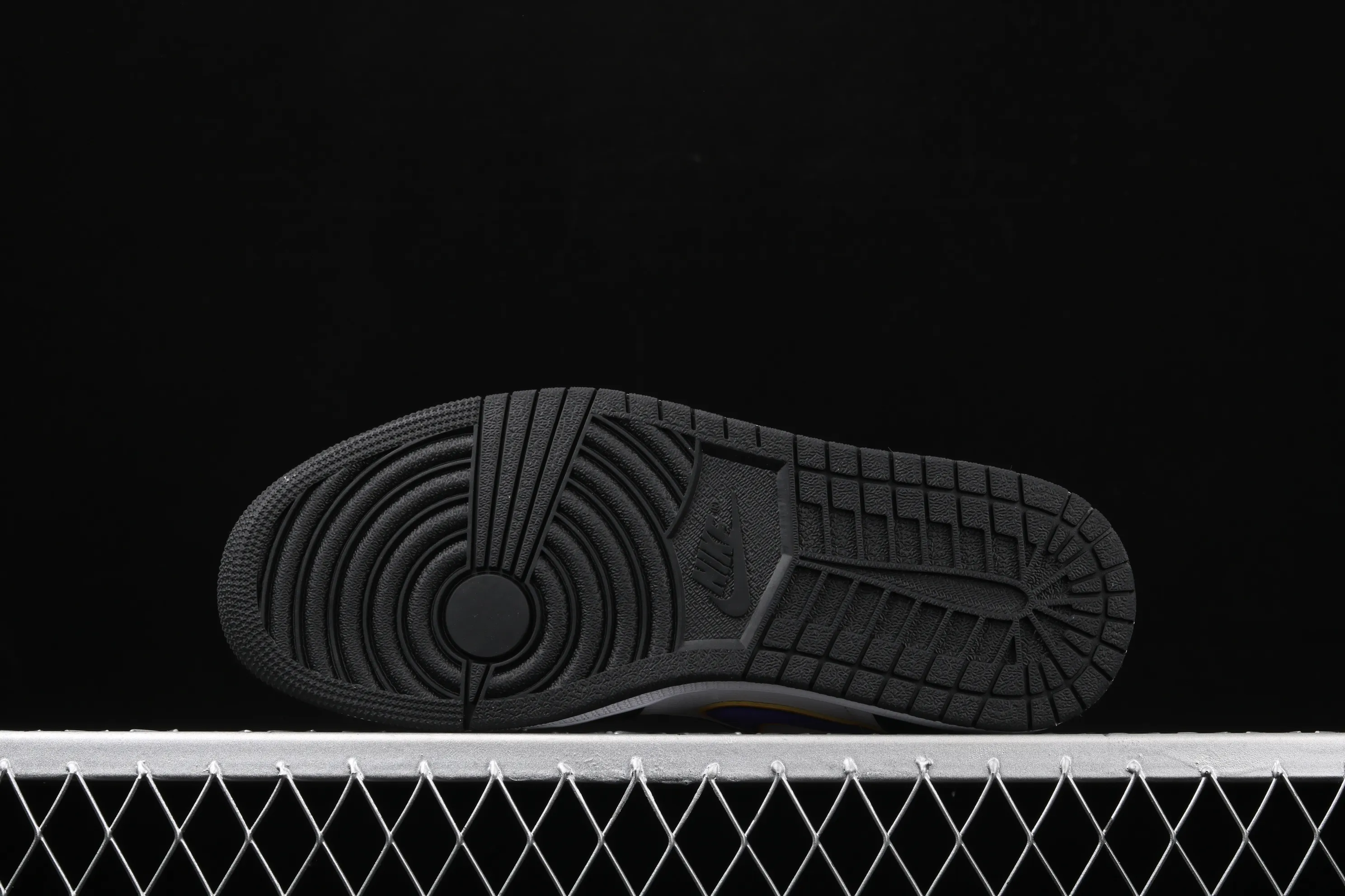 All Categories Air Jordan Jordan Series Basketball Shoes Air Jordan 1 Low New Version Air Jordan 1 Low AJ1 Joe 1 Low Top Leather Cultural and Leisure Sports Shoes CJ9216-051